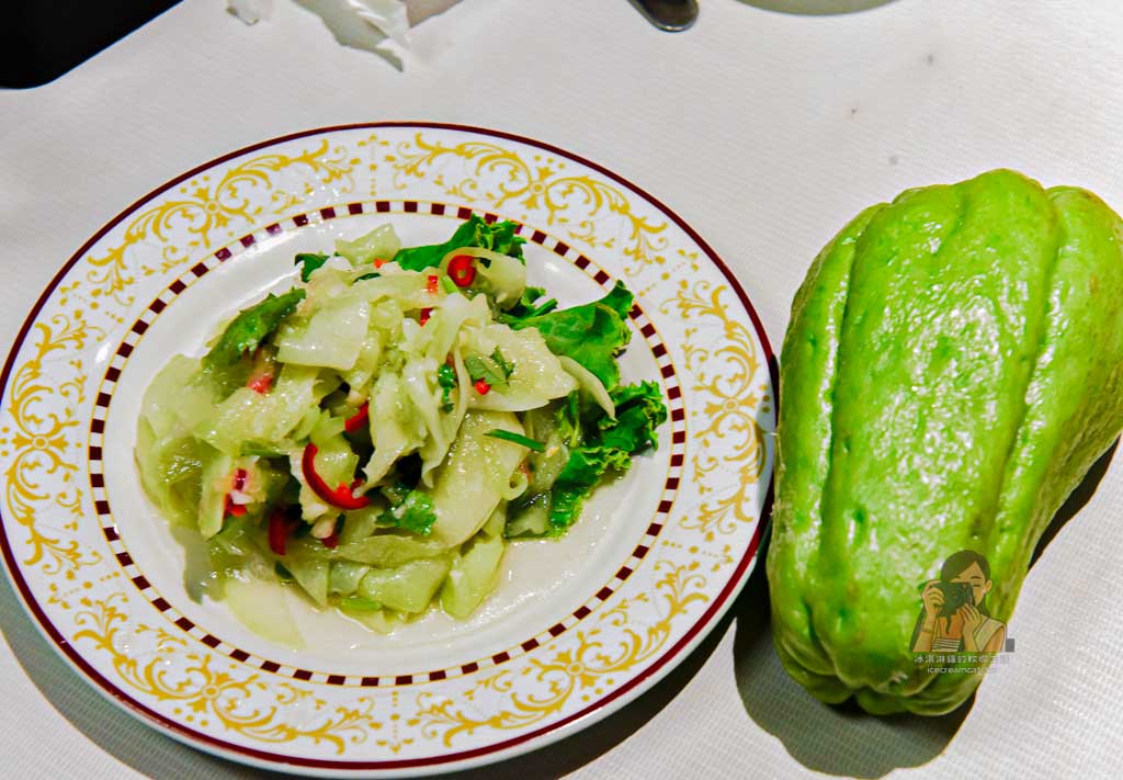 【台北美食】人和園雲南菜餐廳 米其林必比登推薦，菜單必吃豇豆釀百花 @冰淇淋貓的軟爛生活