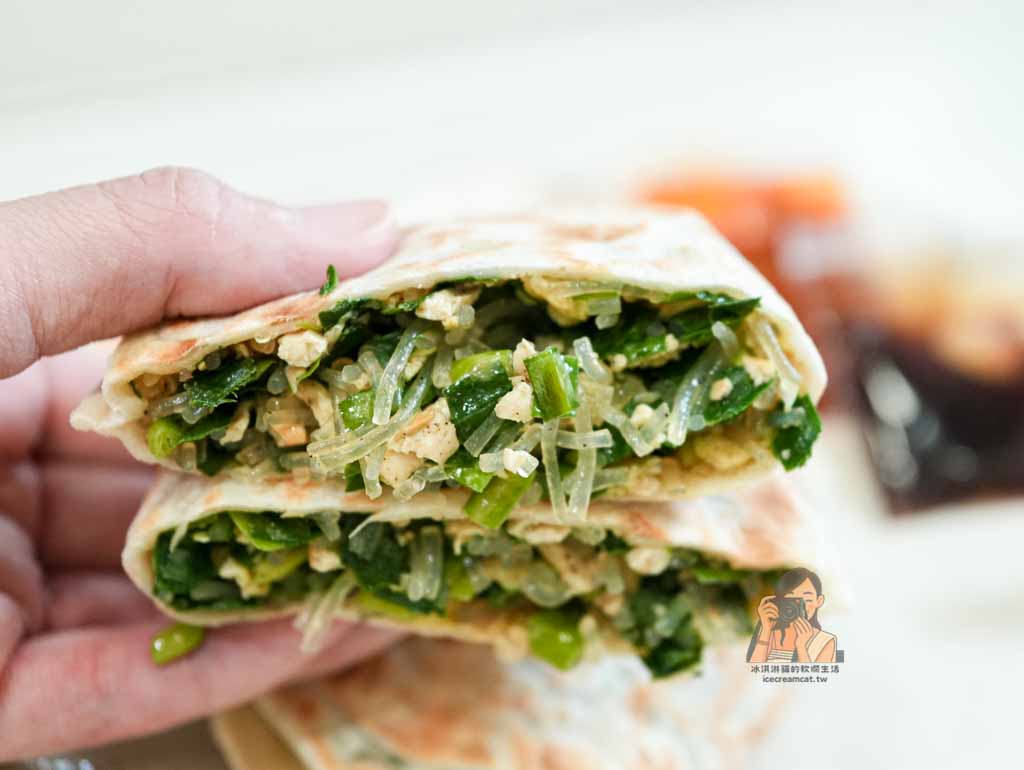 【文常韭菜盒】永春美食 虎林市場排隊小吃,乾烙不油膩高麗菜盒必吃 @冰淇淋貓的軟爛生活 【文常韭菜盒】永春美食 虎林市場排隊小吃,乾烙不油膩高麗菜盒必吃 @冰淇淋貓的軟爛生活