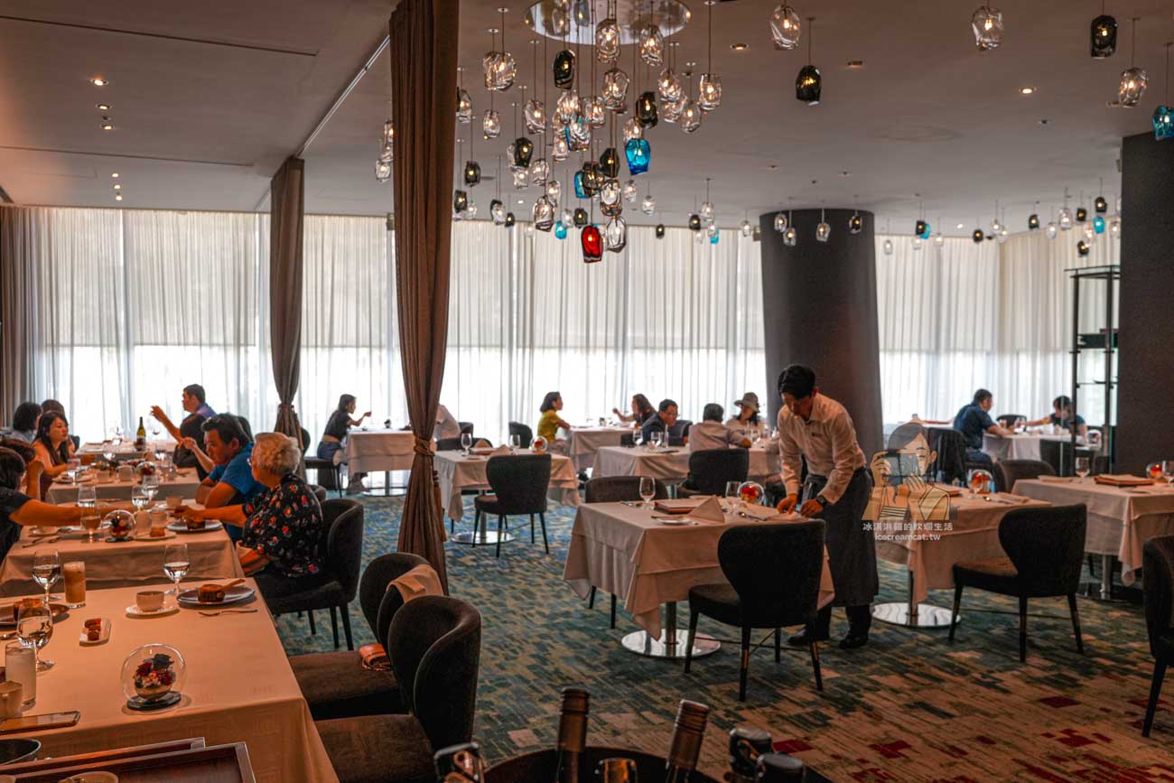 台北A CUT牛排館-國賓飯店 ｜米其林一星吃了會微笑的牛排館(中山區新菜單) @冰淇淋貓的軟爛生活