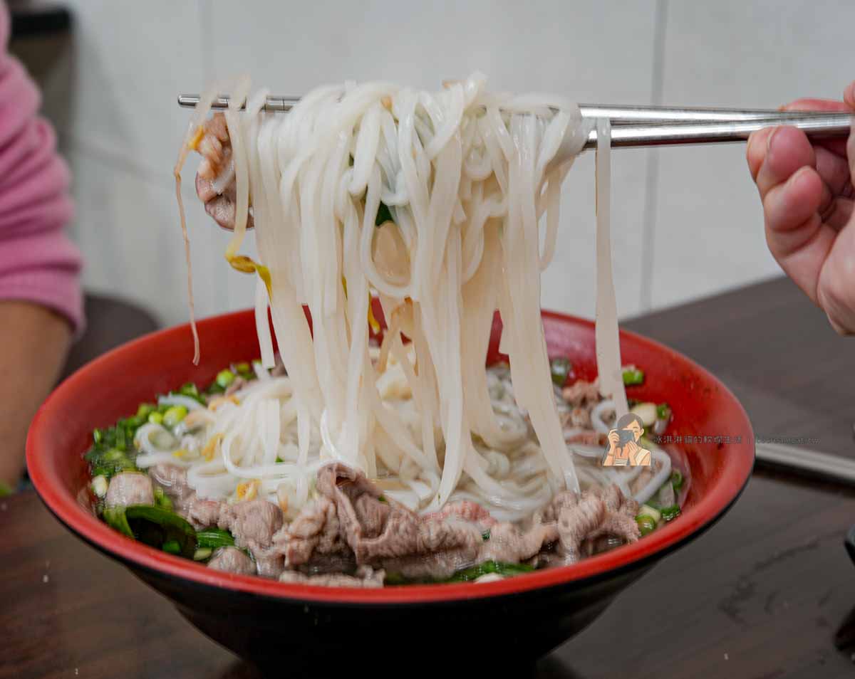 【板橋美食】阿準越南料理牛肉河粉必吃,江子翠美食推薦(菜單價格+法國麵包) @冰淇淋貓的軟爛生活 【板橋美食】阿準越南料理牛肉河粉必吃,江子翠美食推薦(菜單價格+法國麵包) @冰淇淋貓的軟爛生活