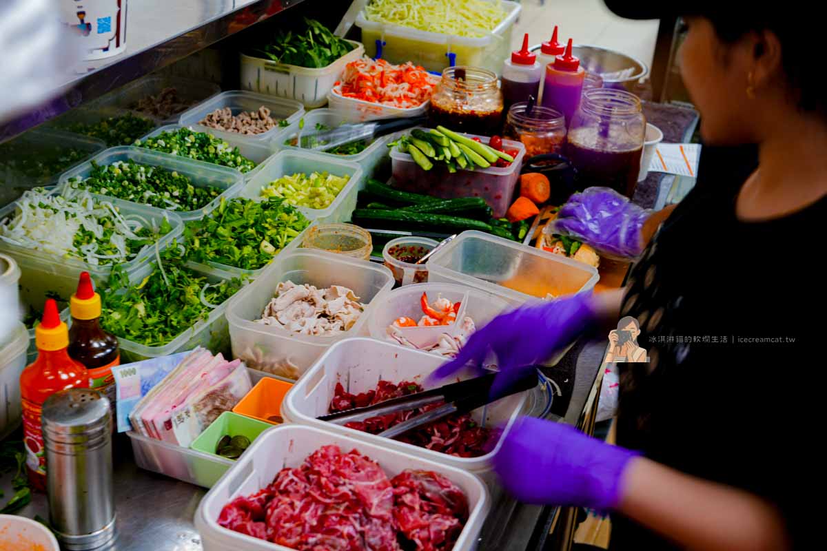 【板橋美食】阿準越南料理牛肉河粉必吃,江子翠美食推薦(菜單價格+法國麵包) @冰淇淋貓的軟爛生活 【板橋美食】阿準越南料理牛肉河粉必吃,江子翠美食推薦(菜單價格+法國麵包) @冰淇淋貓的軟爛生活