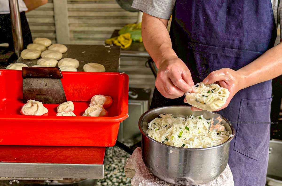 北投美食|阿輝伯蘿蔔絲餅40年老店,北投市場周邊排隊銅板小吃(菜單) @冰淇淋貓的軟爛生活 北投美食|阿輝伯蘿蔔絲餅40年老店,北投市場周邊排隊銅板小吃(菜單) @冰淇淋貓的軟爛生活