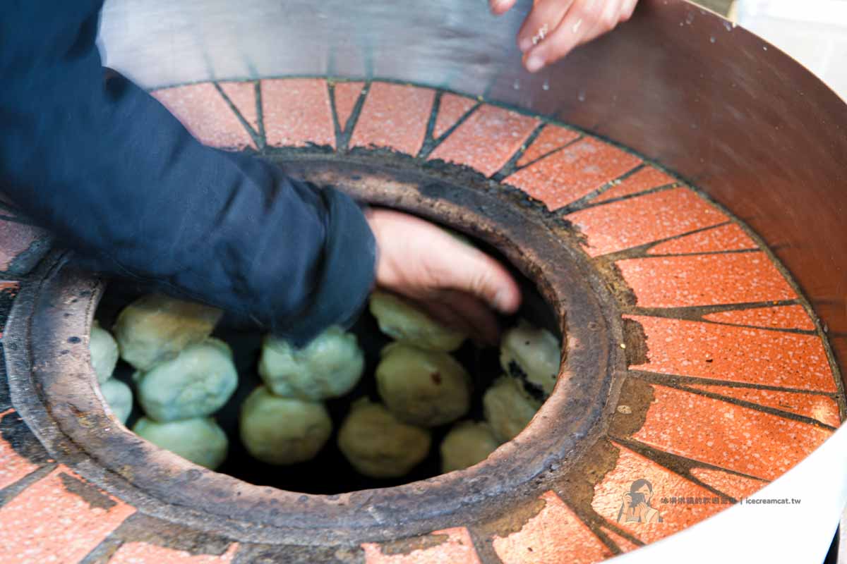 【鄭記胡椒餅】板橋江子翠美食，比老張燒餅更耐吃，起司胡椒餅必點（土城金城路原址） @冰淇淋貓的軟爛生活