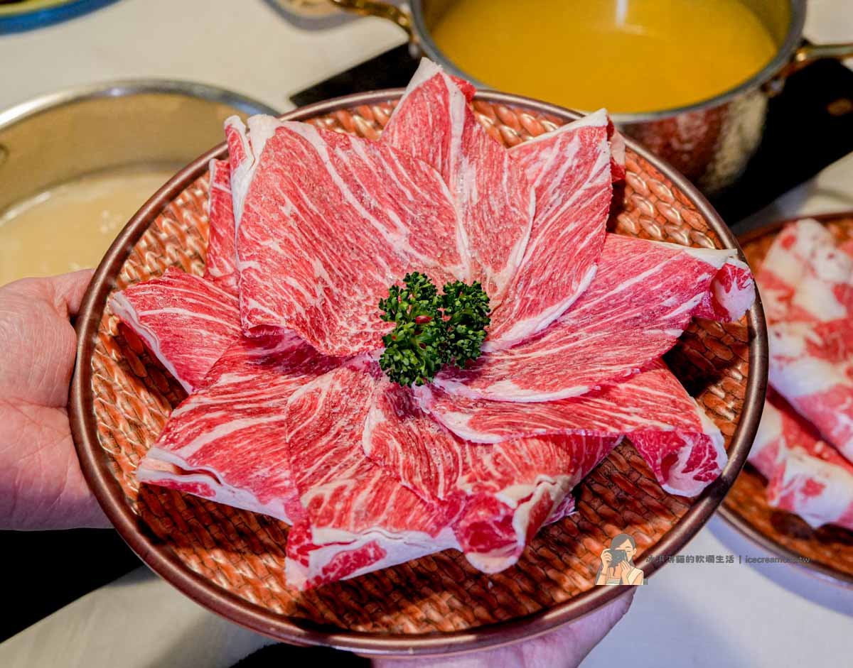 【土城美食】鍋泰暖泰式南洋火鍋推薦，親子友善素食鍋家庭聚餐優選(菜單) @冰淇淋貓的軟爛生活