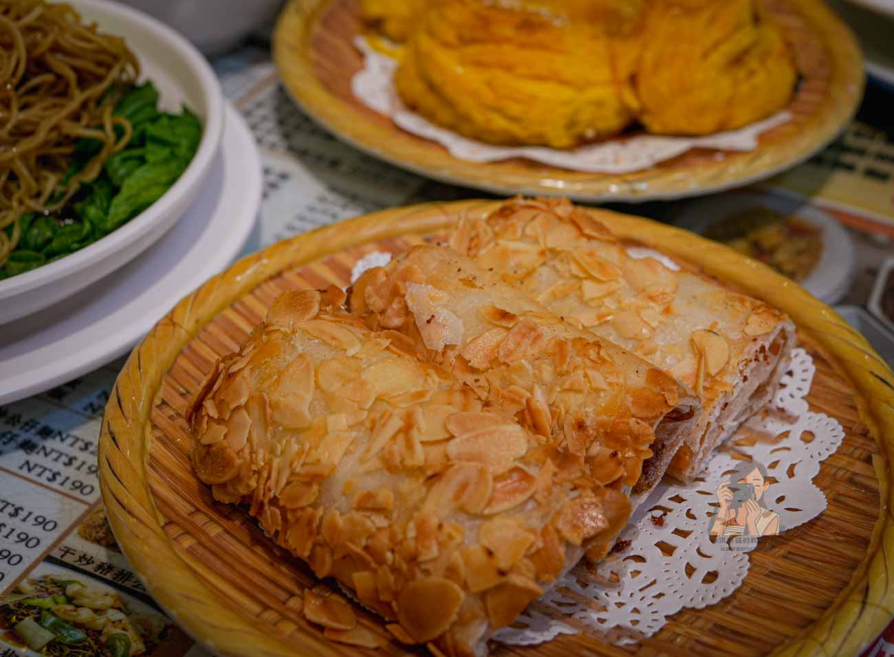 忠孝敦化美食｜香港茶水攤港點與熱炒，平價美食道地 菜單必點蜜汁叉燒酥 @冰淇淋貓的軟爛生活