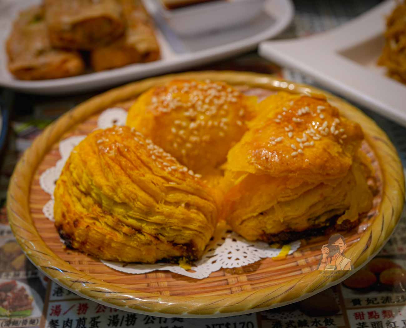 忠孝敦化美食｜香港茶水攤港點與熱炒，平價美食道地 菜單必點蜜汁叉燒酥 @冰淇淋貓的軟爛生活