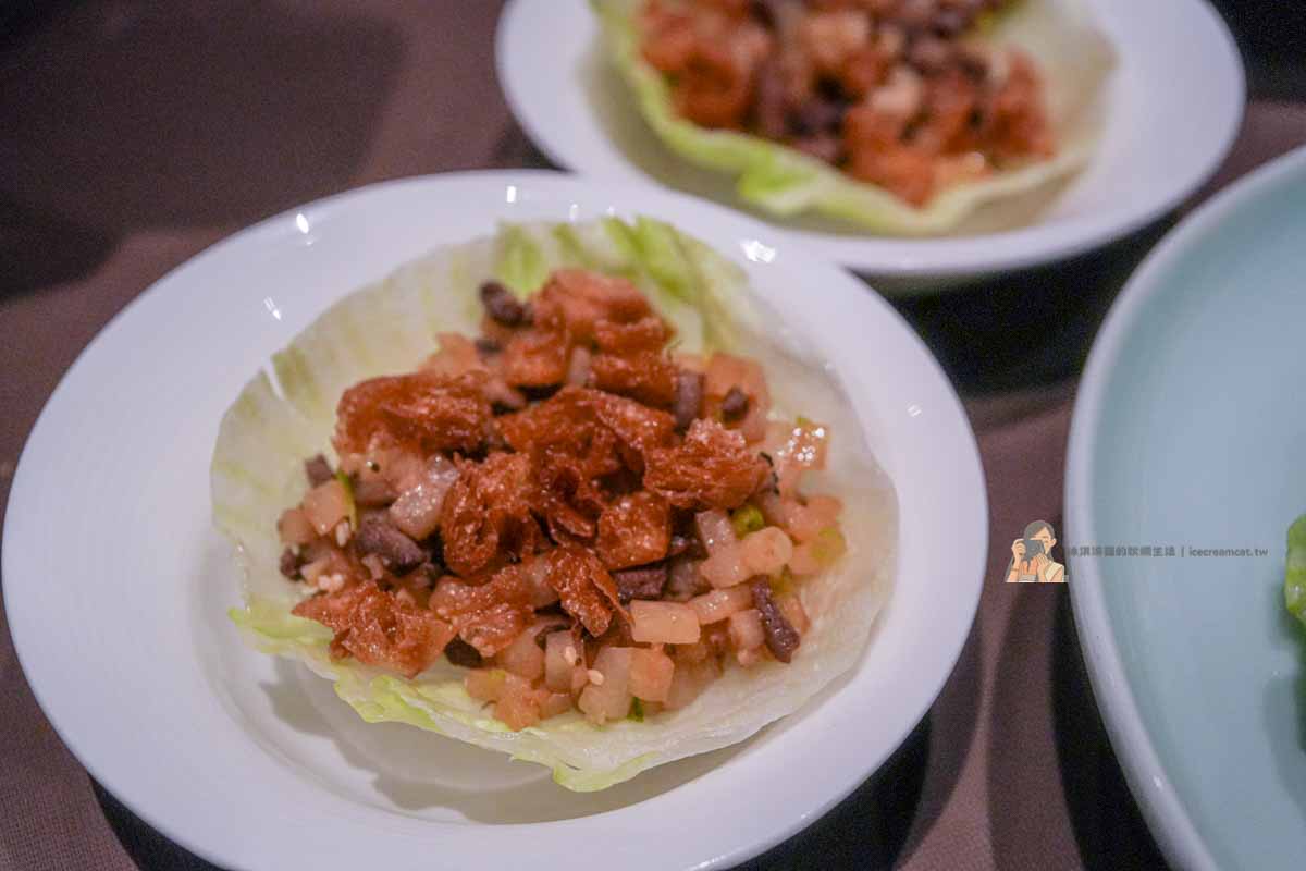 【天母美食】天母國賓中餐廳，川粵菜合菜必吃烤鴨與絲房甜薯（芝山站美食） @冰淇淋貓的軟爛生活