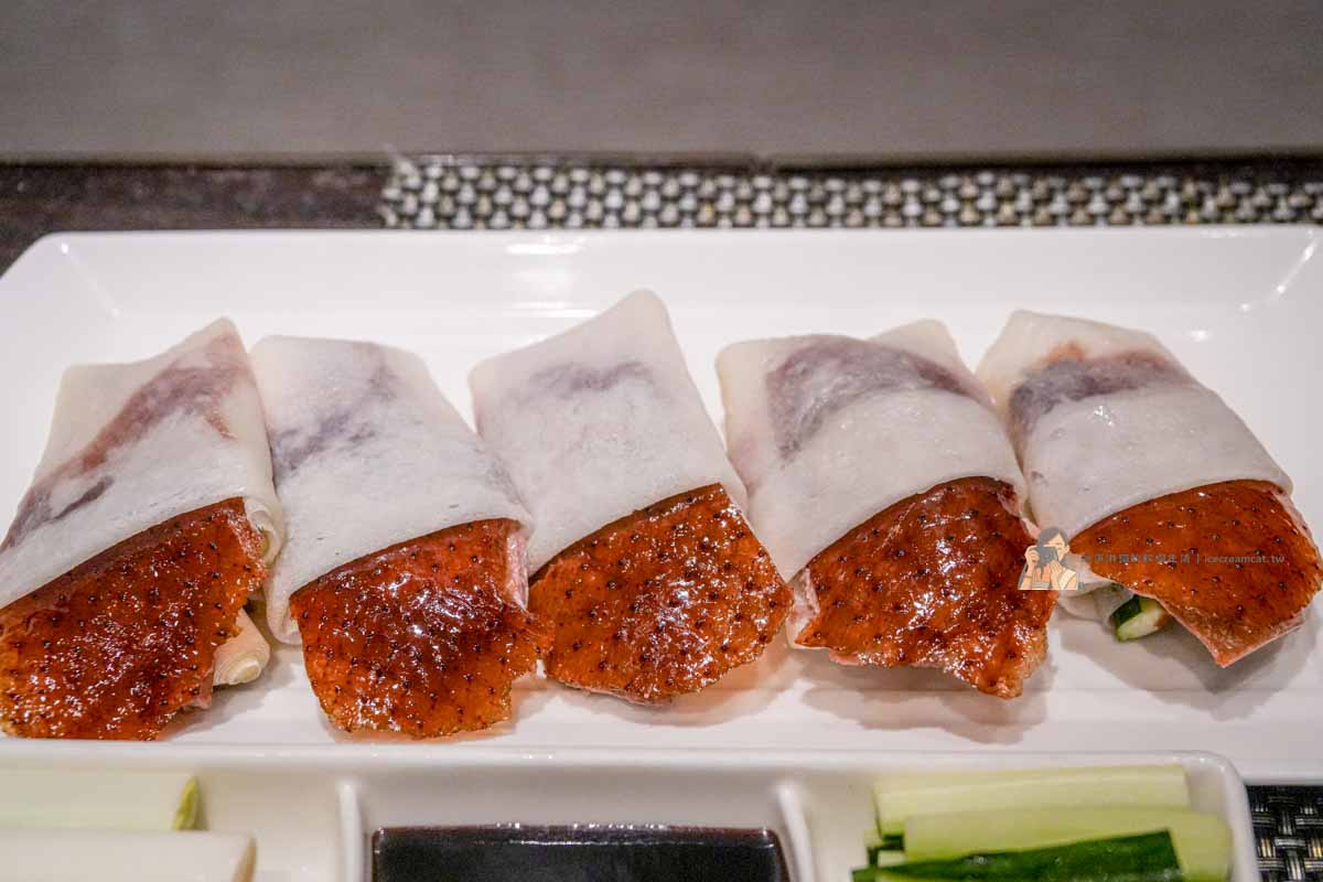 【天母美食】天母國賓中餐廳，川粵菜合菜必吃烤鴨與絲房甜薯（芝山站美食） @冰淇淋貓的軟爛生活