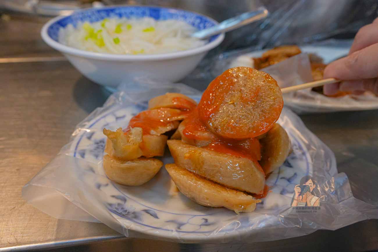 【淡水美食】半坪屋手工糯米腸 看淡江大橋順吃老街60年排隊小吃(菜單) @冰淇淋貓的軟爛生活