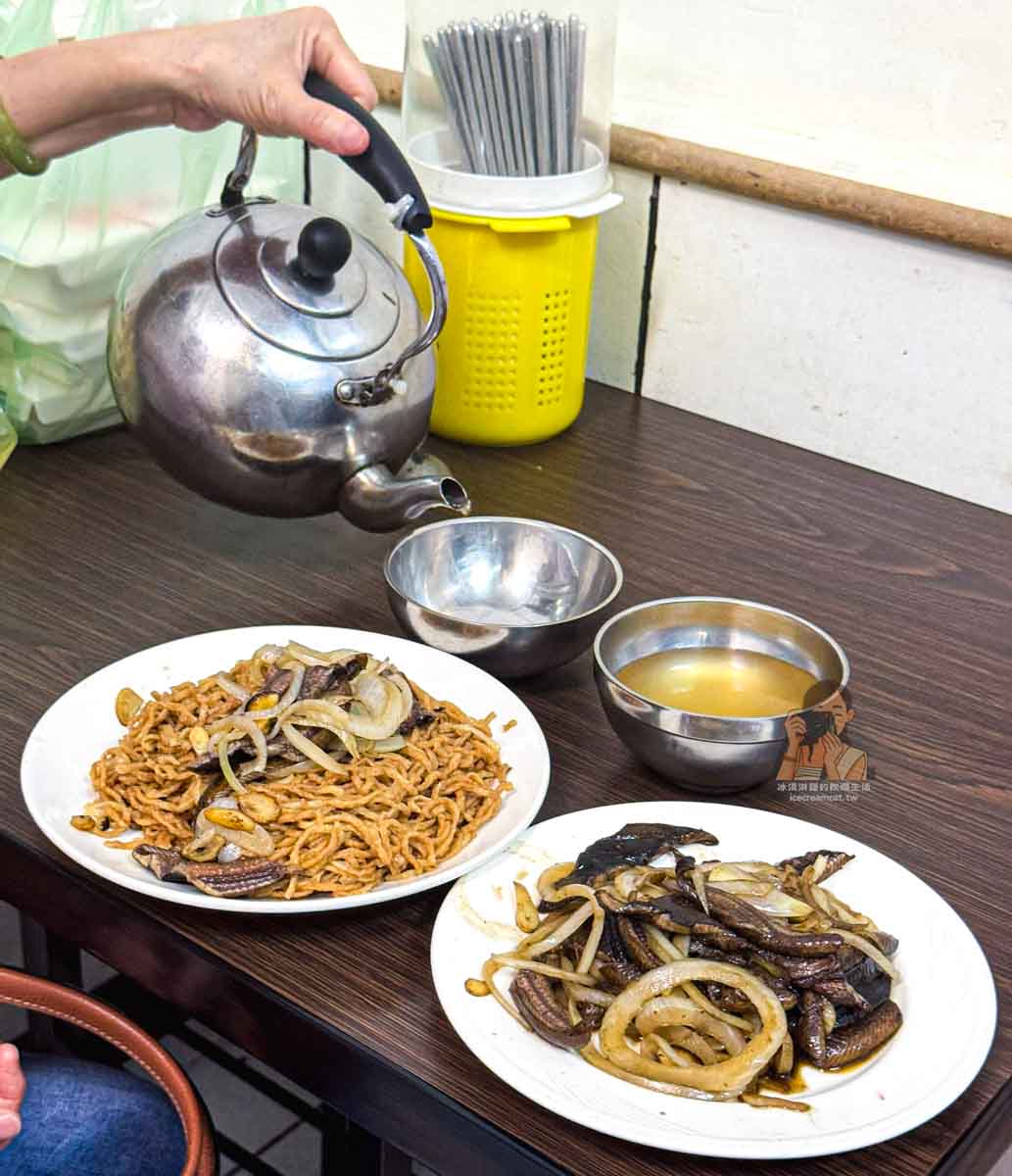 【永安市場美食】嘉義鱔魚麵，台北最強鱔魚炒麵，永和人氣台南味炒鱔魚 @冰淇淋貓的軟爛生活