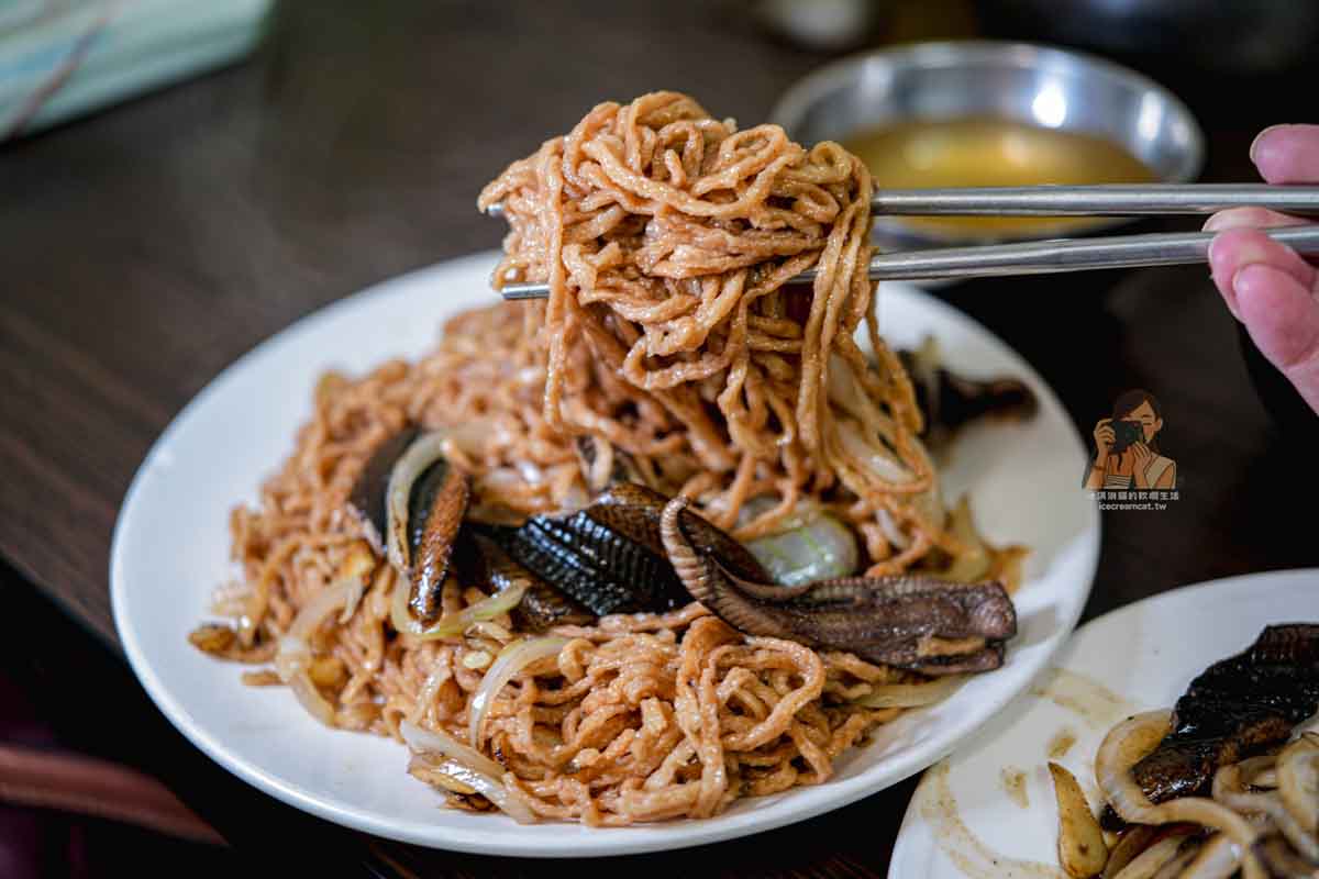 【永安市場美食】嘉義鱔魚麵，台北最強鱔魚炒麵，永和人氣台南味炒鱔魚 @冰淇淋貓的軟爛生活