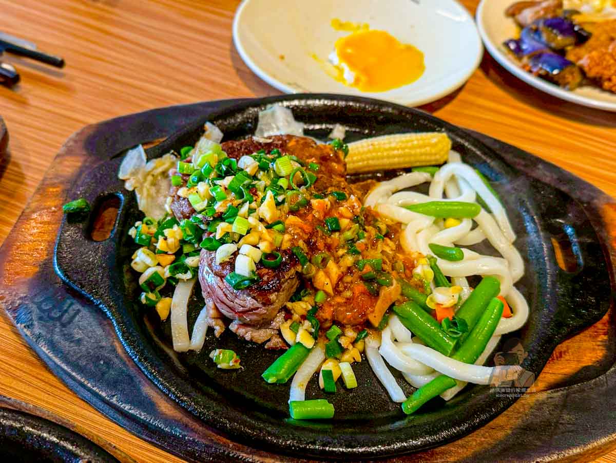 【板橋美食】貴族世家吃到飽板新店， 板橋最強平價牛排自助吧百道料理（訂位菜單） @冰淇淋貓的軟爛生活