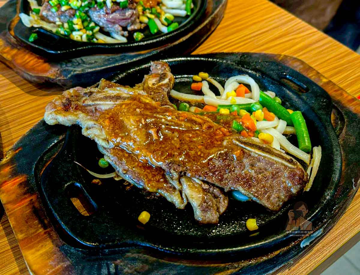【板橋美食】貴族世家吃到飽板新店， 板橋最強平價牛排自助吧百道料理（訂位菜單） @冰淇淋貓的軟爛生活