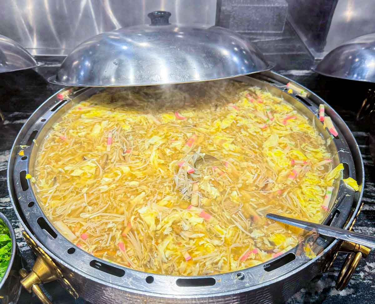 【板橋美食】貴族世家吃到飽板新店， 板橋最強平價牛排自助吧百道料理（訂位菜單） @冰淇淋貓的軟爛生活