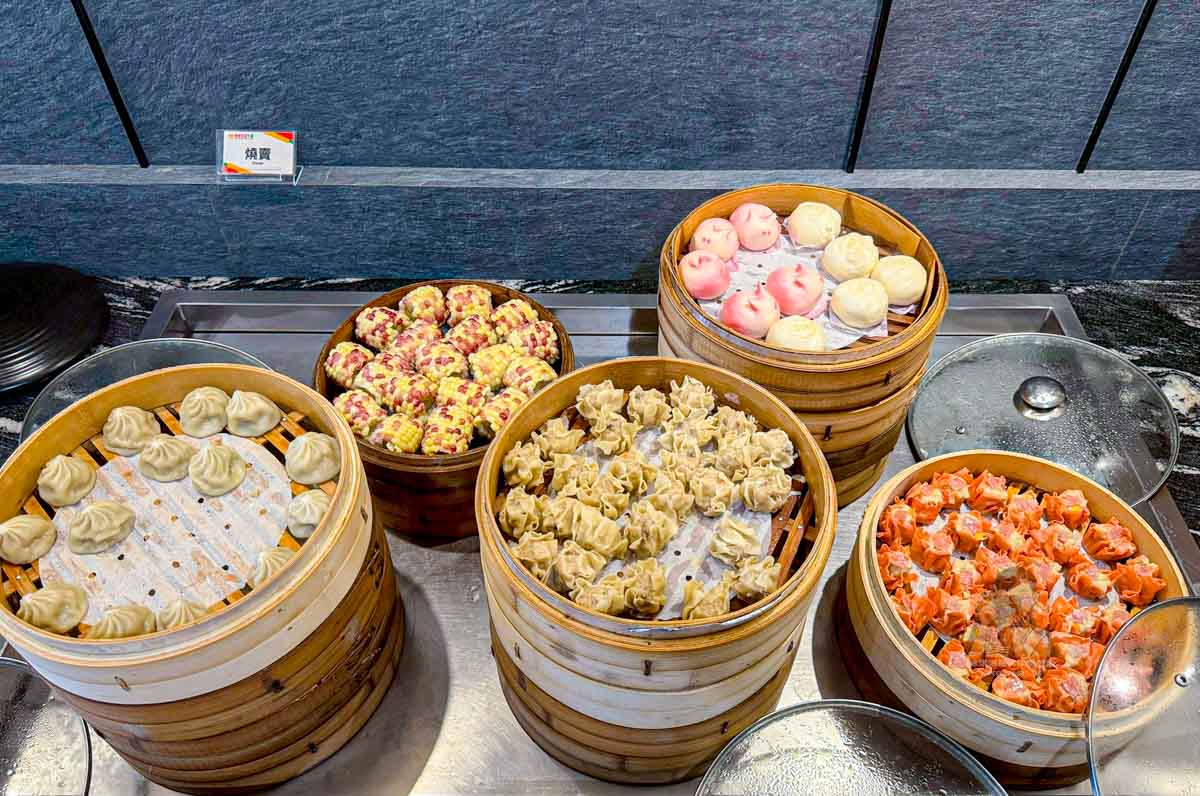 【板橋美食】貴族世家吃到飽板新店， 板橋最強平價牛排自助吧百道料理（訂位菜單） @冰淇淋貓的軟爛生活