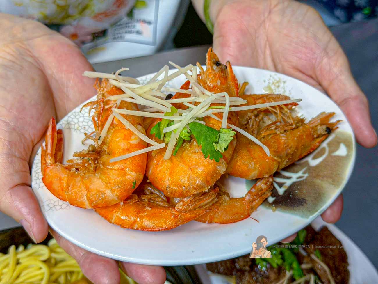 【淡水美食】五福食堂(阿明鹹粥) 淡水清水市場人氣鹹粥早餐，在地人從小吃到大 @冰淇淋貓的軟爛生活