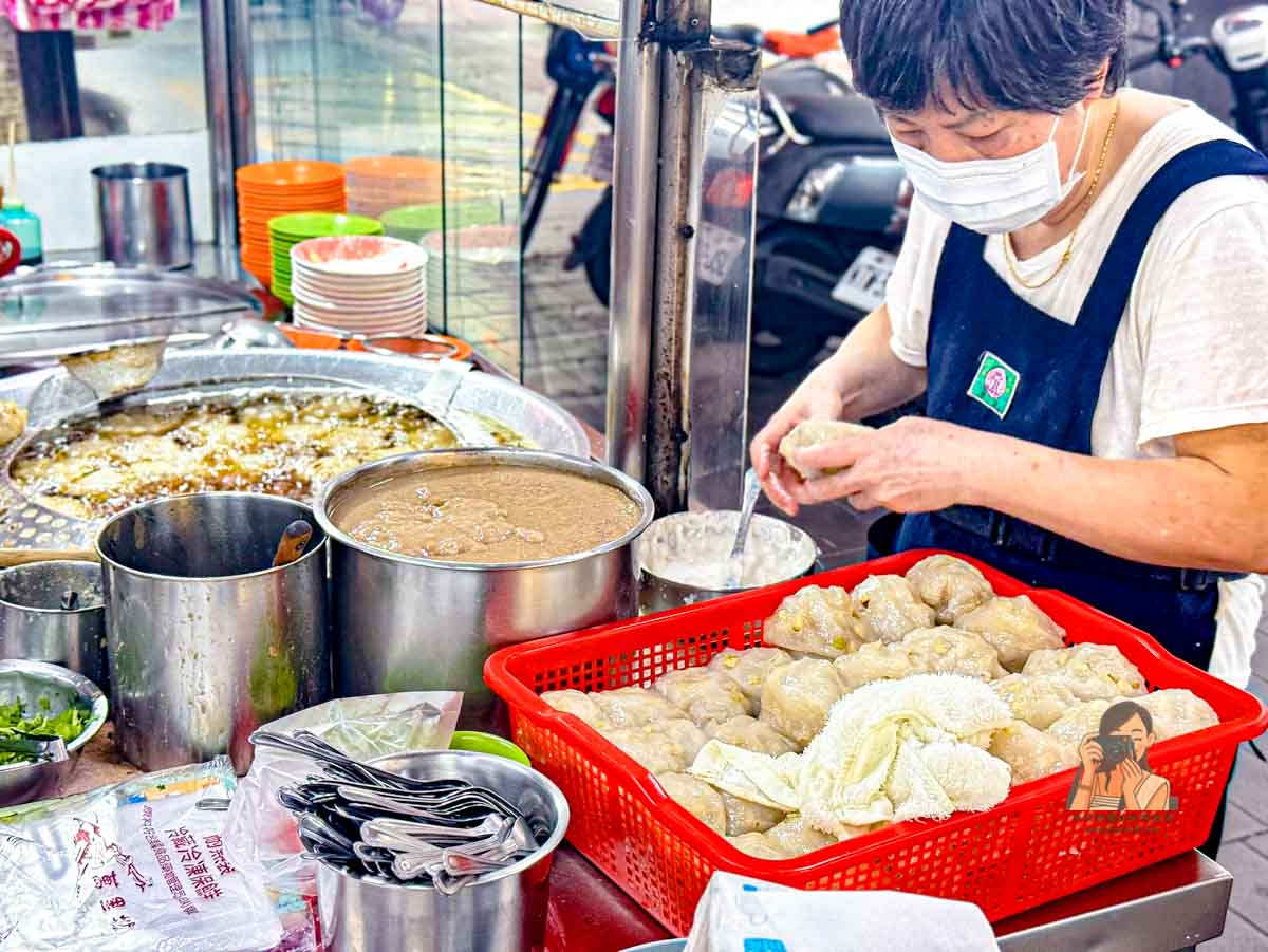【永安市場站美食】北斗肉圓 永和老店！大老闆的芋頭肉圓和小老闆的竹筍肉圓(菜單) @冰淇淋貓的軟爛生活