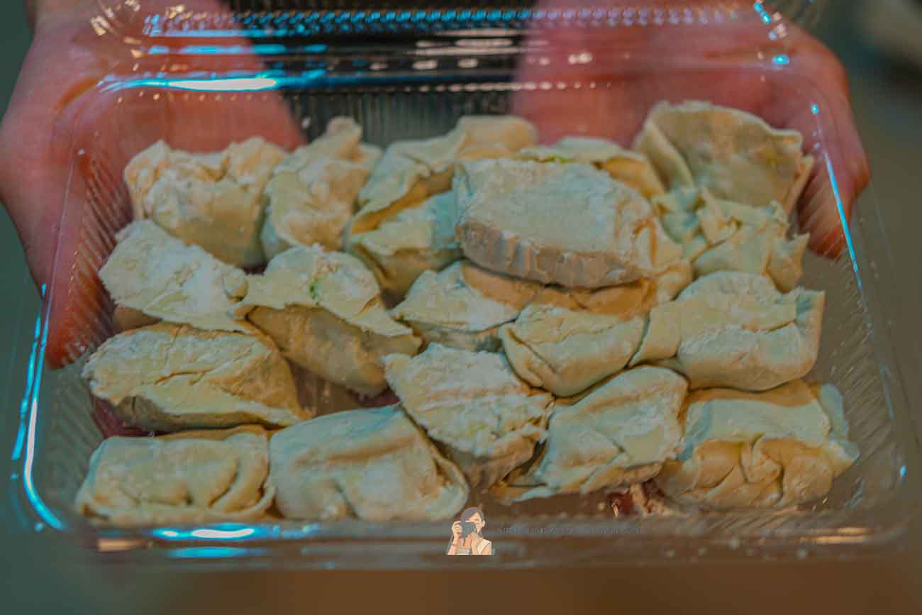 晴光市場水餃【鴻記水餃牛肉麵】雙城街夜市宵夜美食，日韓觀光客也愛 @冰淇淋貓的軟爛生活