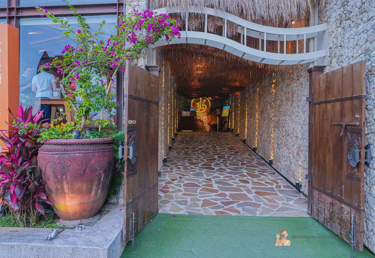 【淡水美食】水灣餐廳榕堤店 看得到淡江大橋的河景餐廳，約會聚餐看夕陽超放鬆 @冰淇淋貓的軟爛生活