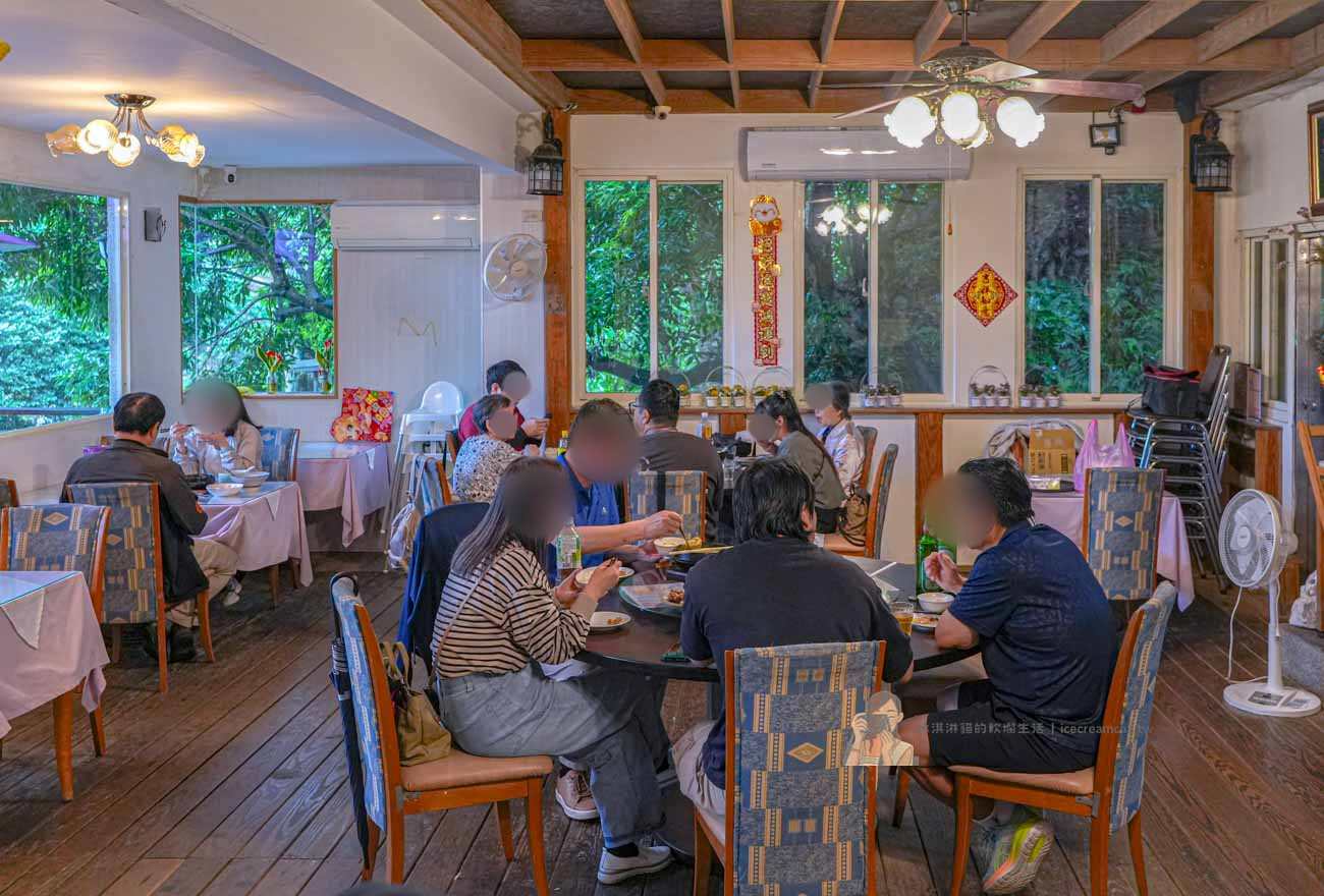 【八里美食】紫藤花藝村，觀音山景觀餐廳必吃脆皮雞合菜（菜單） @冰淇淋貓的軟爛生活
