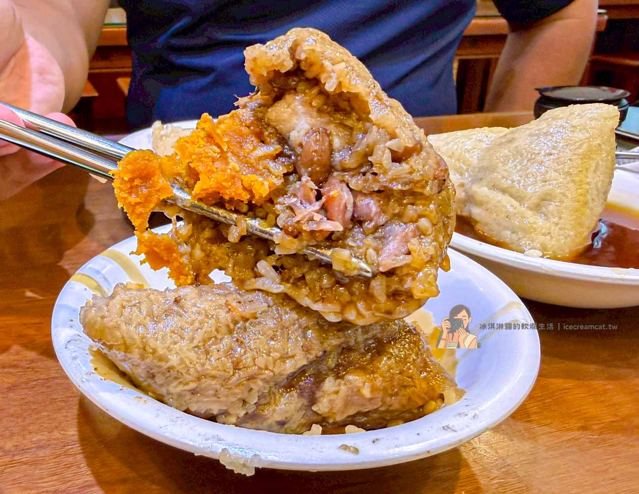 王記府城肉粽2026｜台北松山美食推薦，黃仁勳愛店！八德路南部粽菜單 @冰淇淋貓的軟爛生活