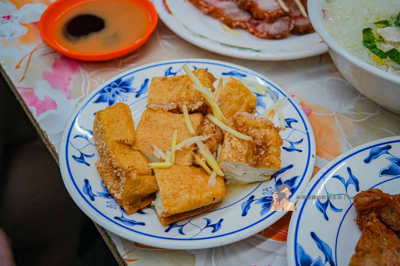 【大橋頭美食】旗魚新竹米粉 延三夜市60年老店,宵夜必吃米粉湯炸物 @冰淇淋貓的軟爛生活 【大橋頭美食】旗魚新竹米粉 延三夜市60年老店,宵夜必吃米粉湯炸物 @冰淇淋貓的軟爛生活