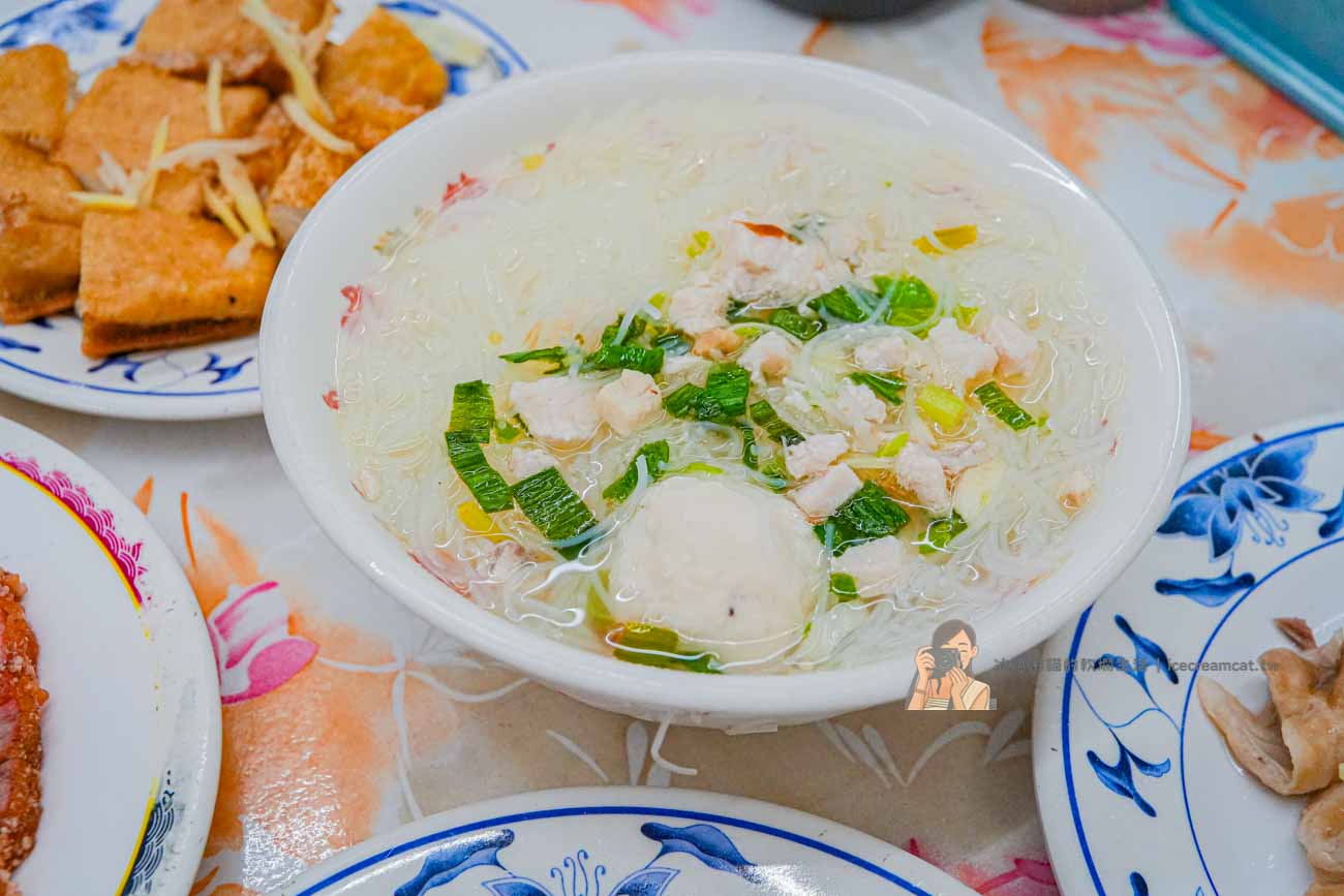 【大橋頭美食】旗魚新竹米粉 延三夜市60年老店,宵夜必吃米粉湯炸物 @冰淇淋貓的軟爛生活 【大橋頭美食】旗魚新竹米粉 延三夜市60年老店,宵夜必吃米粉湯炸物 @冰淇淋貓的軟爛生活