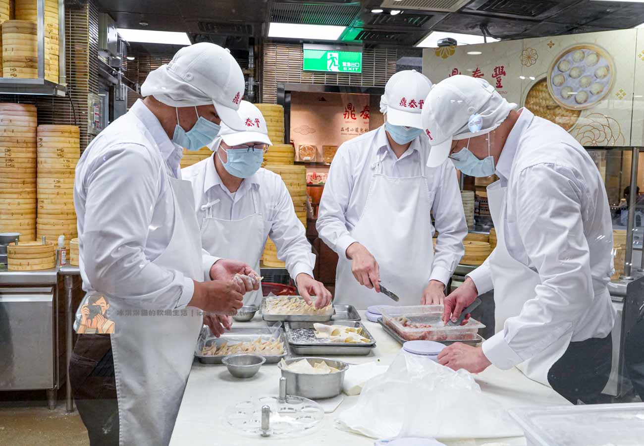 【天母美食】鼎泰豐台灣必吃｜最新菜單價格、訂位方式，必點小籠包與紅油抄手 @冰淇淋貓的軟爛生活