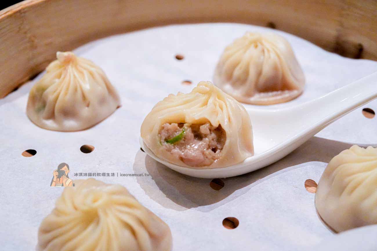 【天母美食】鼎泰豐台灣必吃｜最新菜單價格、訂位方式，必點小籠包與紅油抄手 @冰淇淋貓的軟爛生活