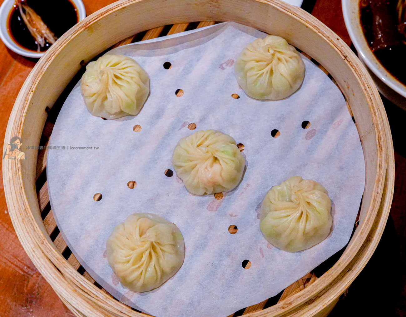 【天母美食】鼎泰豐台灣必吃｜最新菜單價格、訂位方式，必點小籠包與紅油抄手 @冰淇淋貓的軟爛生活