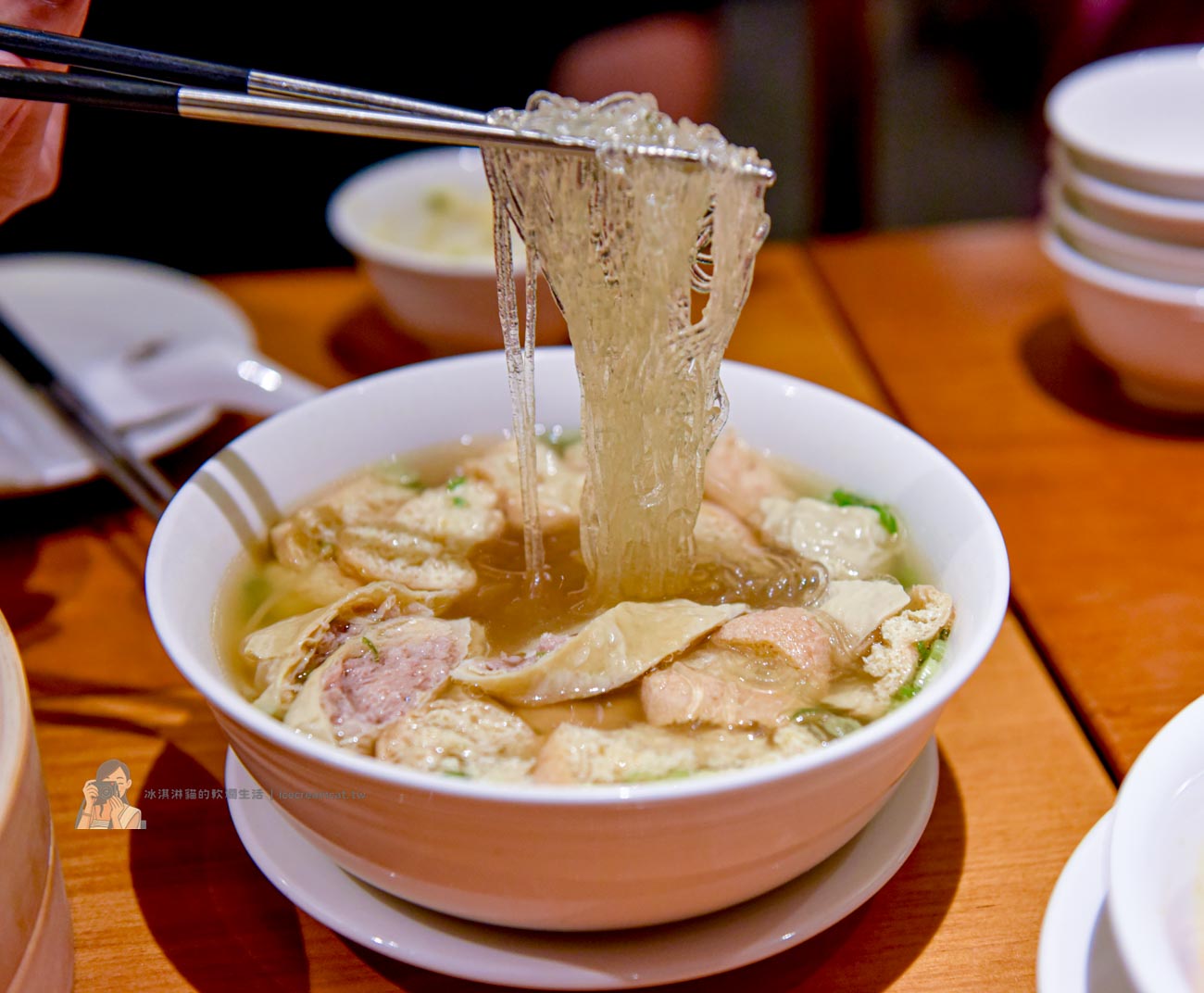 【天母美食】鼎泰豐台灣必吃｜最新菜單價格、訂位方式，必點小籠包與紅油抄手 @冰淇淋貓的軟爛生活