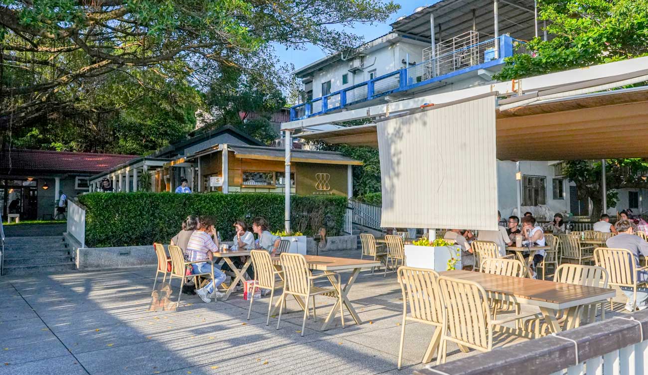 【淡水景觀餐廳】時光樹影河岸景觀餐廳，看淡江大橋老宅咖啡廳！寵物友善推薦 @冰淇淋貓的軟爛生活