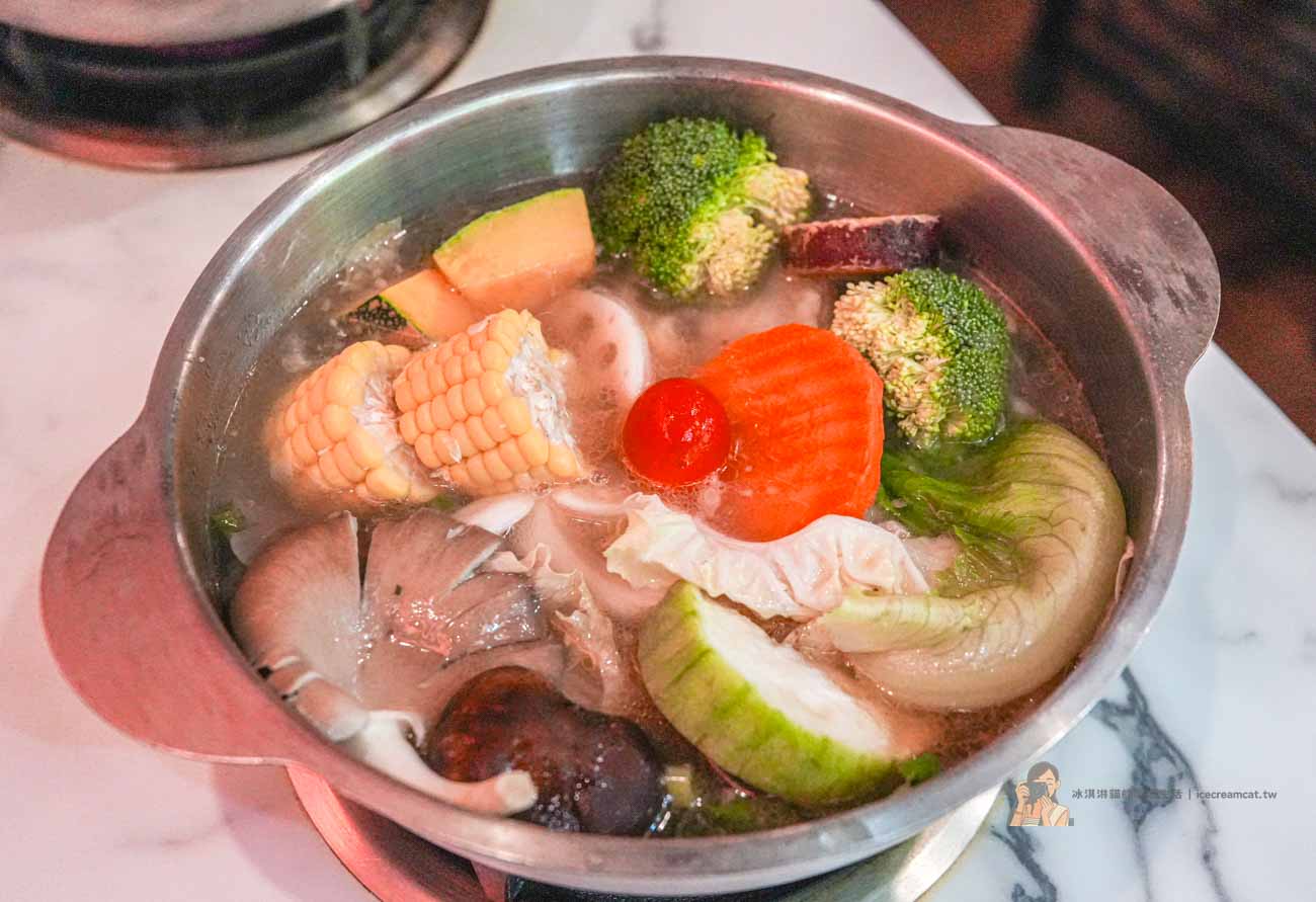 【樹林三峽美食】涮飽飽石頭火鍋北大店，北大特區火鍋吃到飽只要399元起！ @冰淇淋貓的軟爛生活
