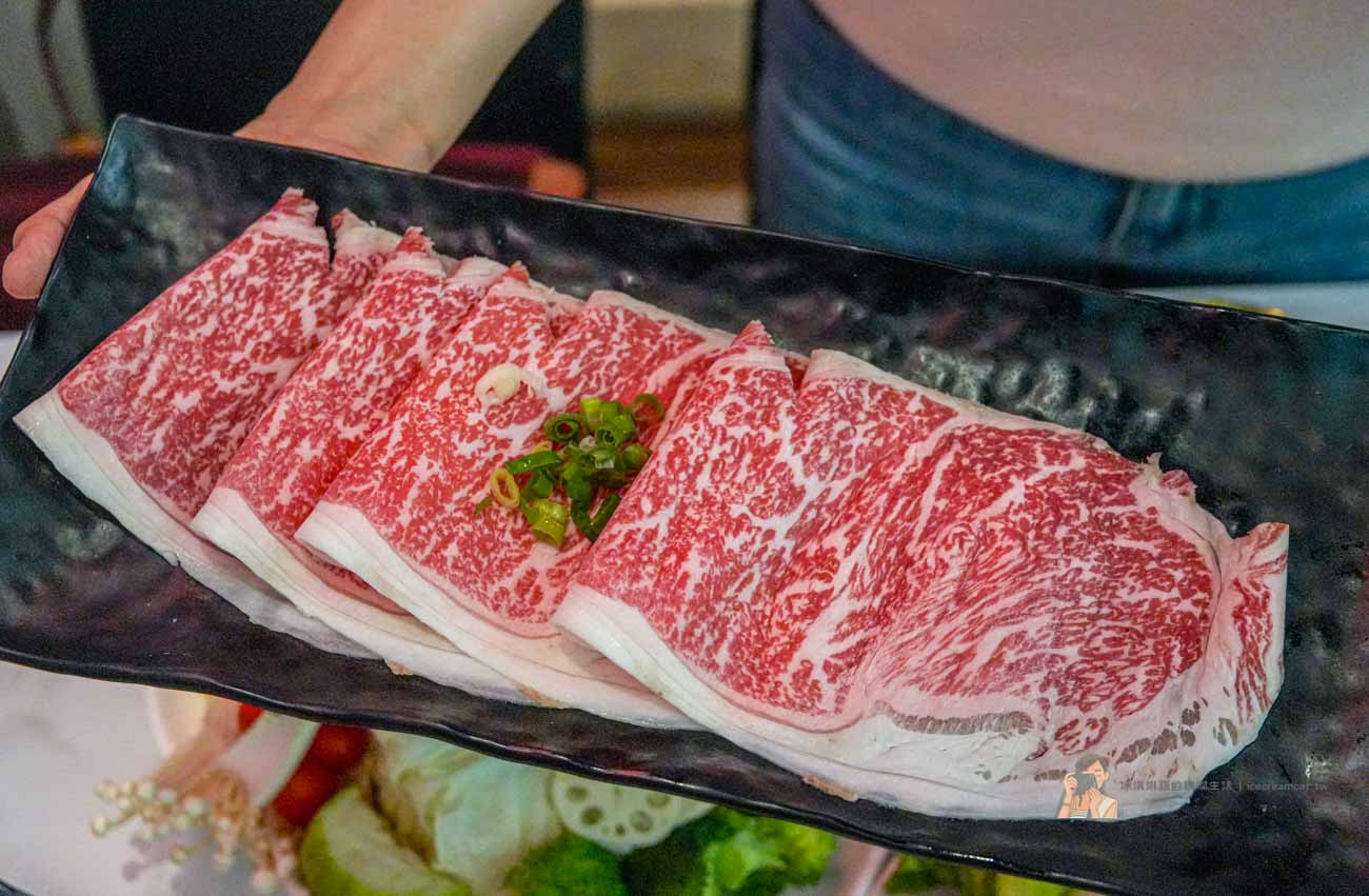 【樹林三峽美食】涮飽飽石頭火鍋北大店，北大特區火鍋吃到飽只要399元起！ @冰淇淋貓的軟爛生活