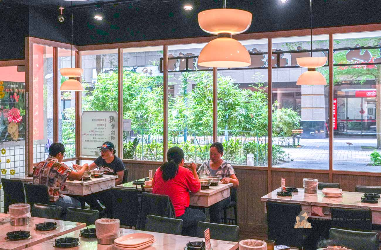 【樹林三峽美食】涮飽飽石頭火鍋北大店，北大特區火鍋吃到飽只要399元起！ @冰淇淋貓的軟爛生活