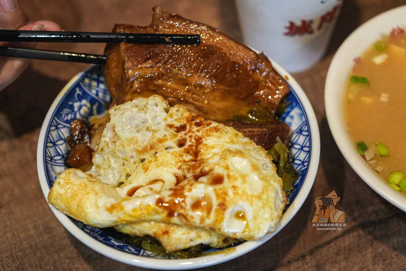 【城隍早餐店】宜蘭市早餐推薦！70年老店控肉飯糰、控肉飯（菜單） @冰淇淋貓的軟爛生活