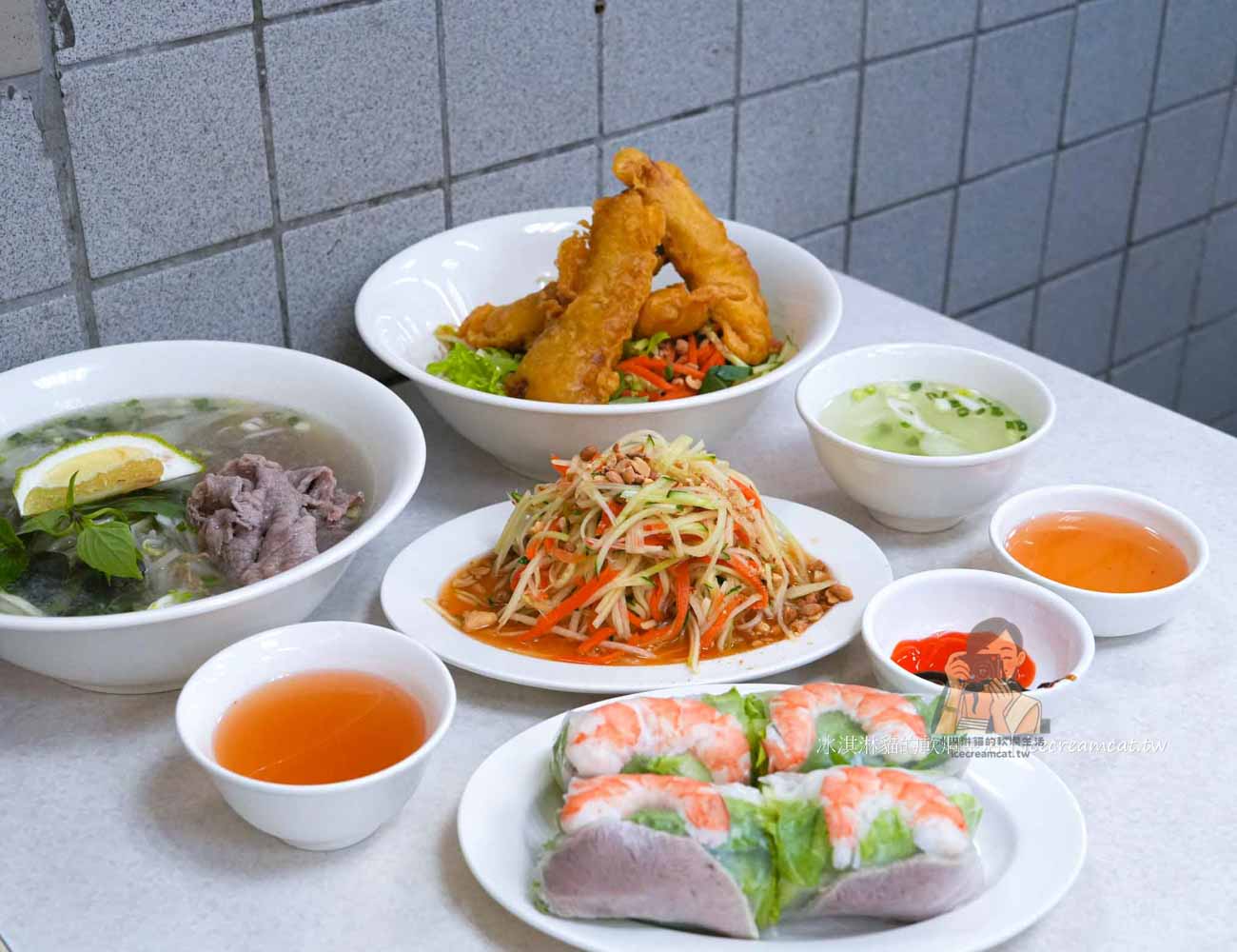 【珍好呷越南河粉】天母士東市場美食，500碗推薦牛肉河粉、炸雞柳菜單必點 @冰淇淋貓的軟爛生活