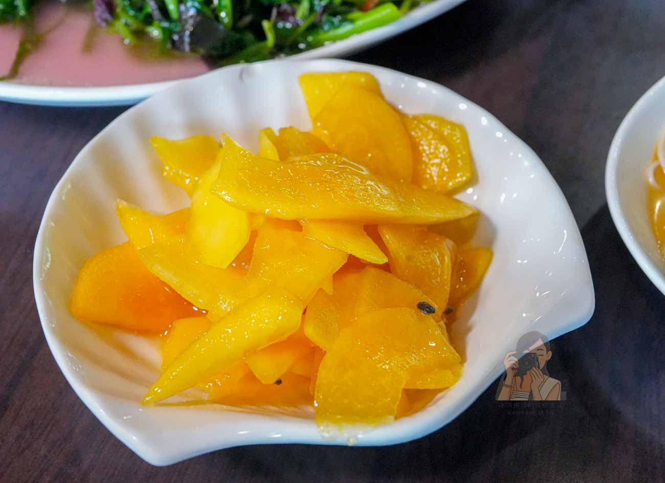 八里開心果園餐廳【八里美食】觀音山農家料理菜單必點苦茶油雞、米其林指南推薦 @冰淇淋貓的軟爛生活