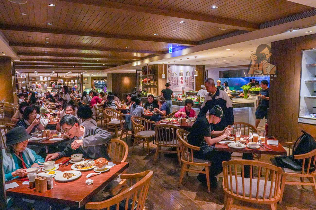 台北君悅酒店凱菲屋 Caf&eacute;吃到飽｜信義區自助餐價格、停車，午餐、下午茶、晚餐差別 @冰淇淋貓的軟爛生活