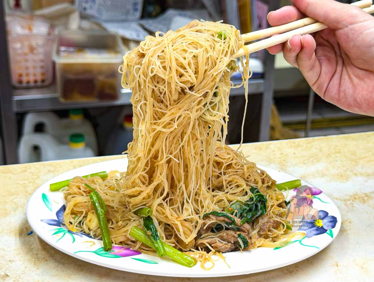 【民生社區美食】蕭家牛雜湯｜阮經天愛店，必吃牛肉炒米粉(南京三民站美食) @冰淇淋貓的軟爛生活