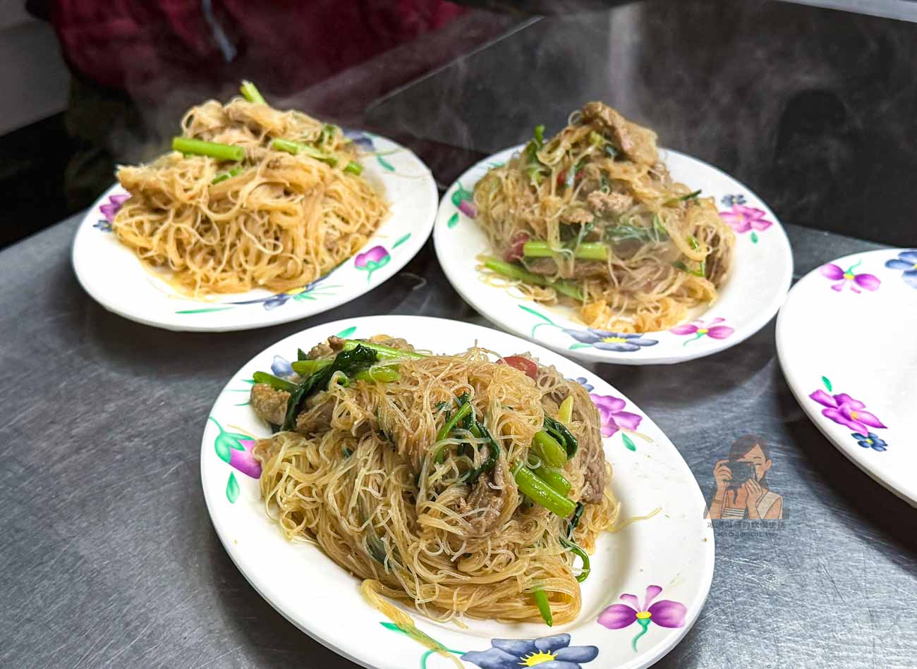【民生社區美食】蕭家牛雜湯｜阮經天愛店，必吃牛肉炒米粉(南京三民站美食) @冰淇淋貓的軟爛生活