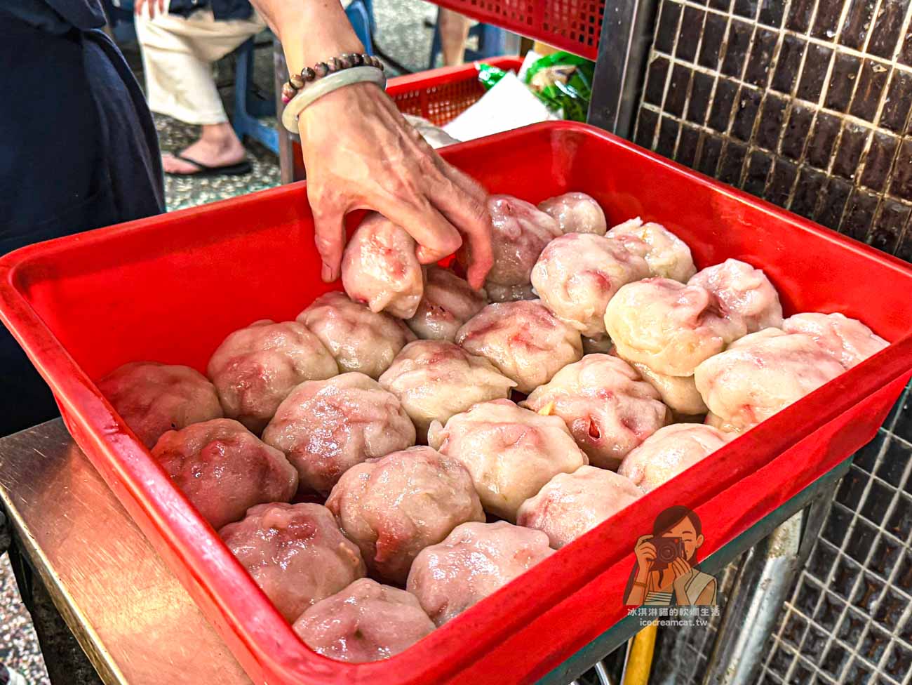 【阿典新竹肉丸】三重肉圓推薦，雙園街50年老店，紅糟肉餡、內用清湯（菜單） @冰淇淋貓的軟爛生活
