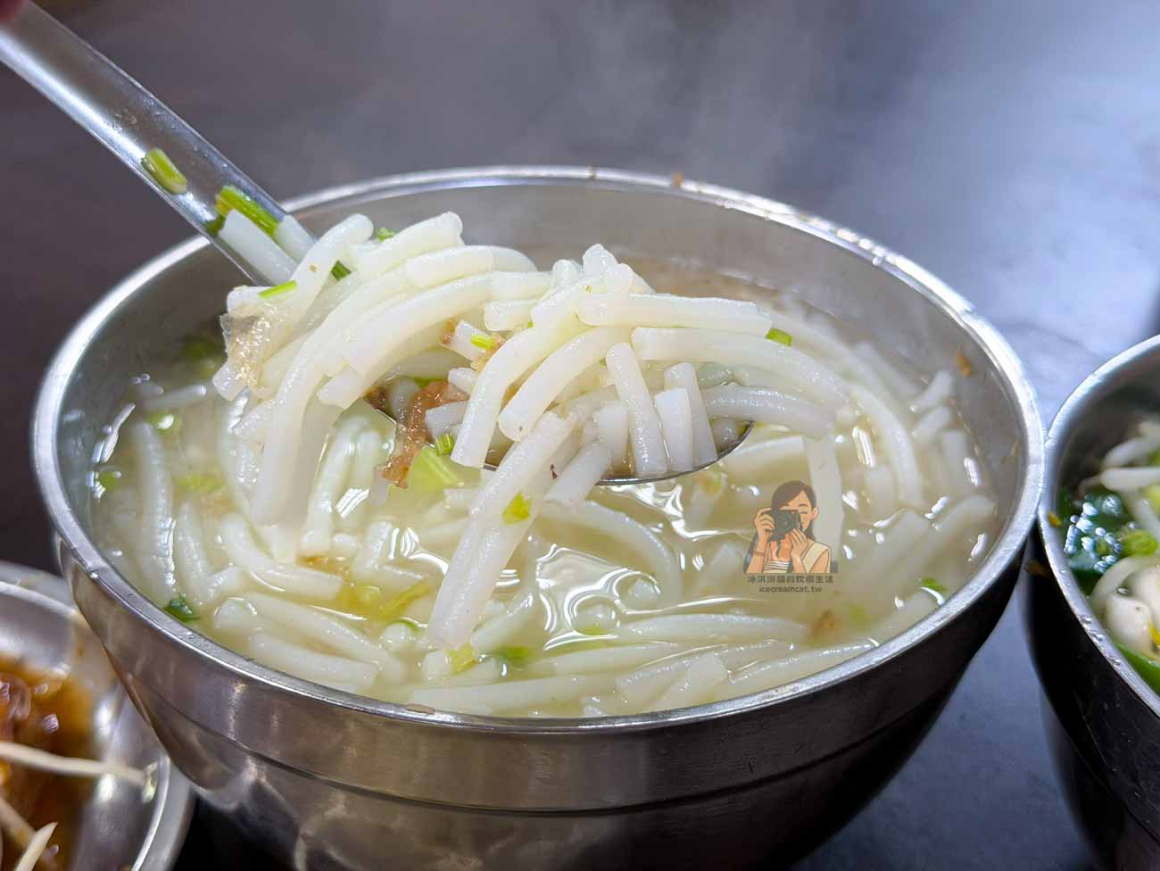 【天母美食】士東市場137號天母米粉湯菜單必點黑白切,士林區早午餐推薦 @冰淇淋貓的軟爛生活 【天母美食】士東市場137號天母米粉湯菜單必點黑白切,士林區早午餐推薦 @冰淇淋貓的軟爛生活