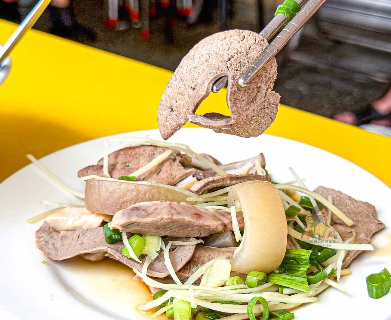 【新莊美食】中義街乾麵 當男人戀愛時取景地，40年乾麵菜單必點 @冰淇淋貓的軟爛生活