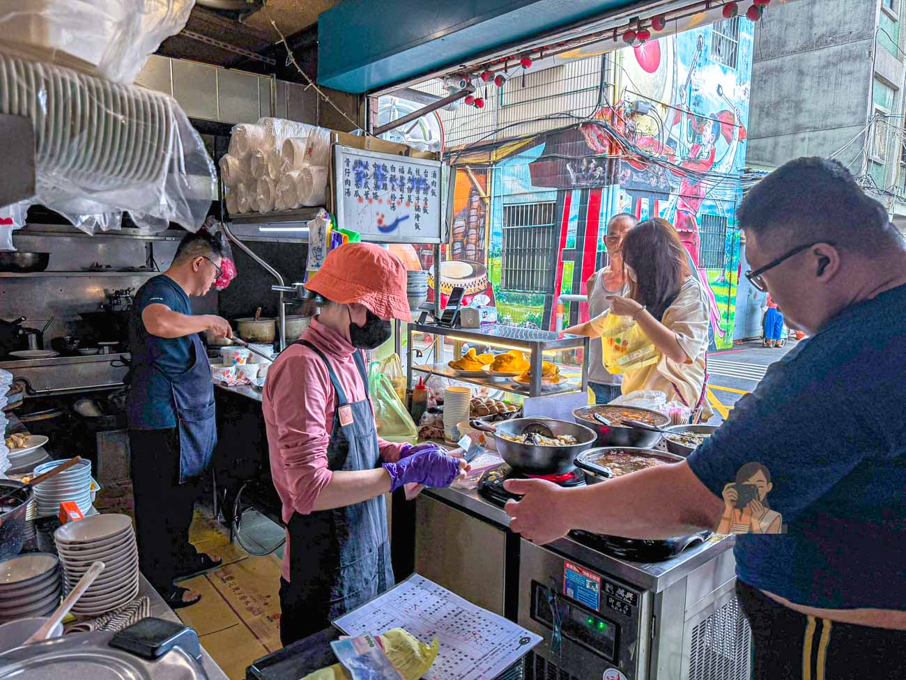 【新莊美食】家食心地｜捷運幸福站必吃芋頭米粉湯、滷豬腳（菜單價格） @冰淇淋貓的軟爛生活