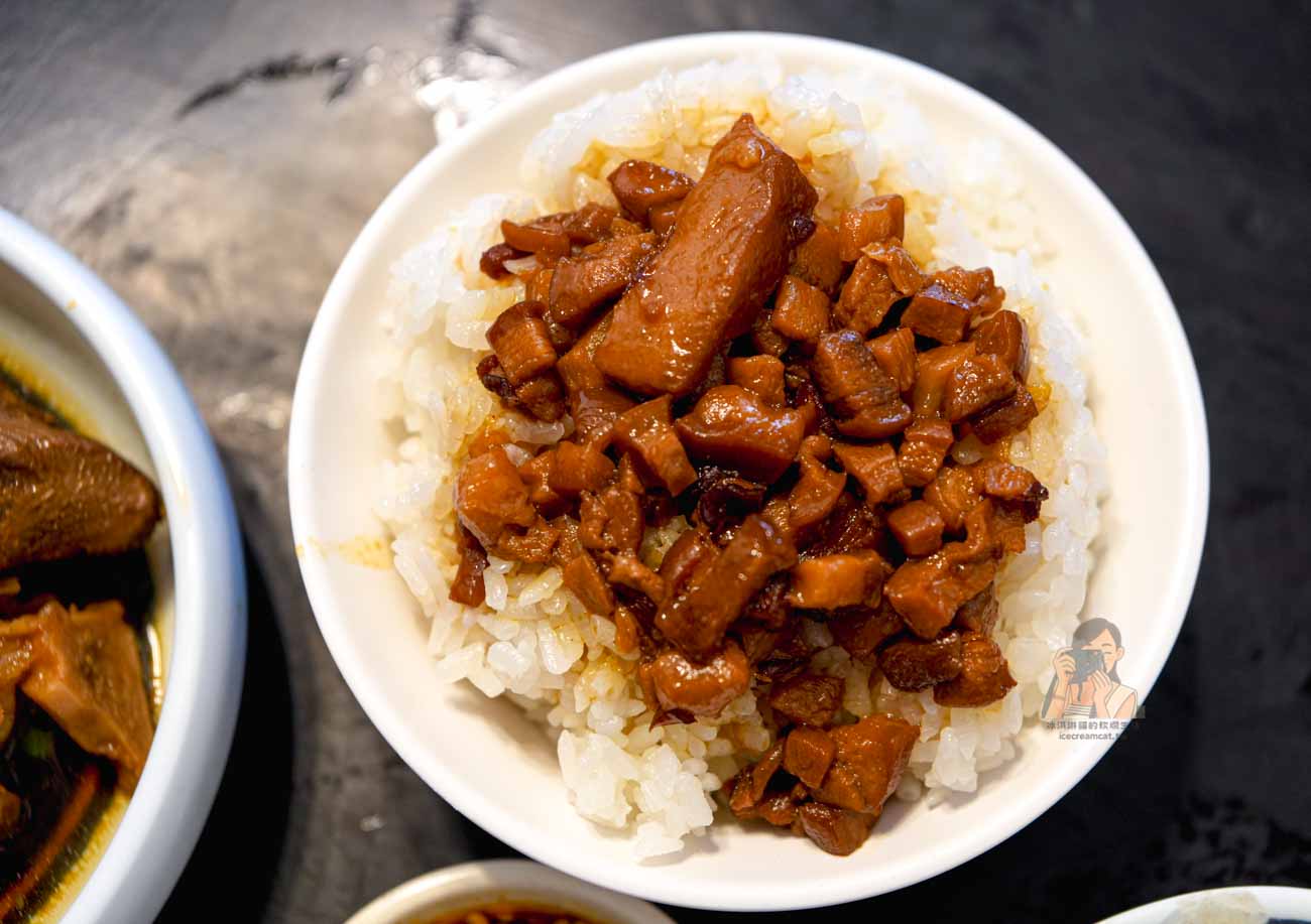 【新莊美食】家食心地｜捷運幸福站必吃芋頭米粉湯、滷豬腳（菜單價格） @冰淇淋貓的軟爛生活