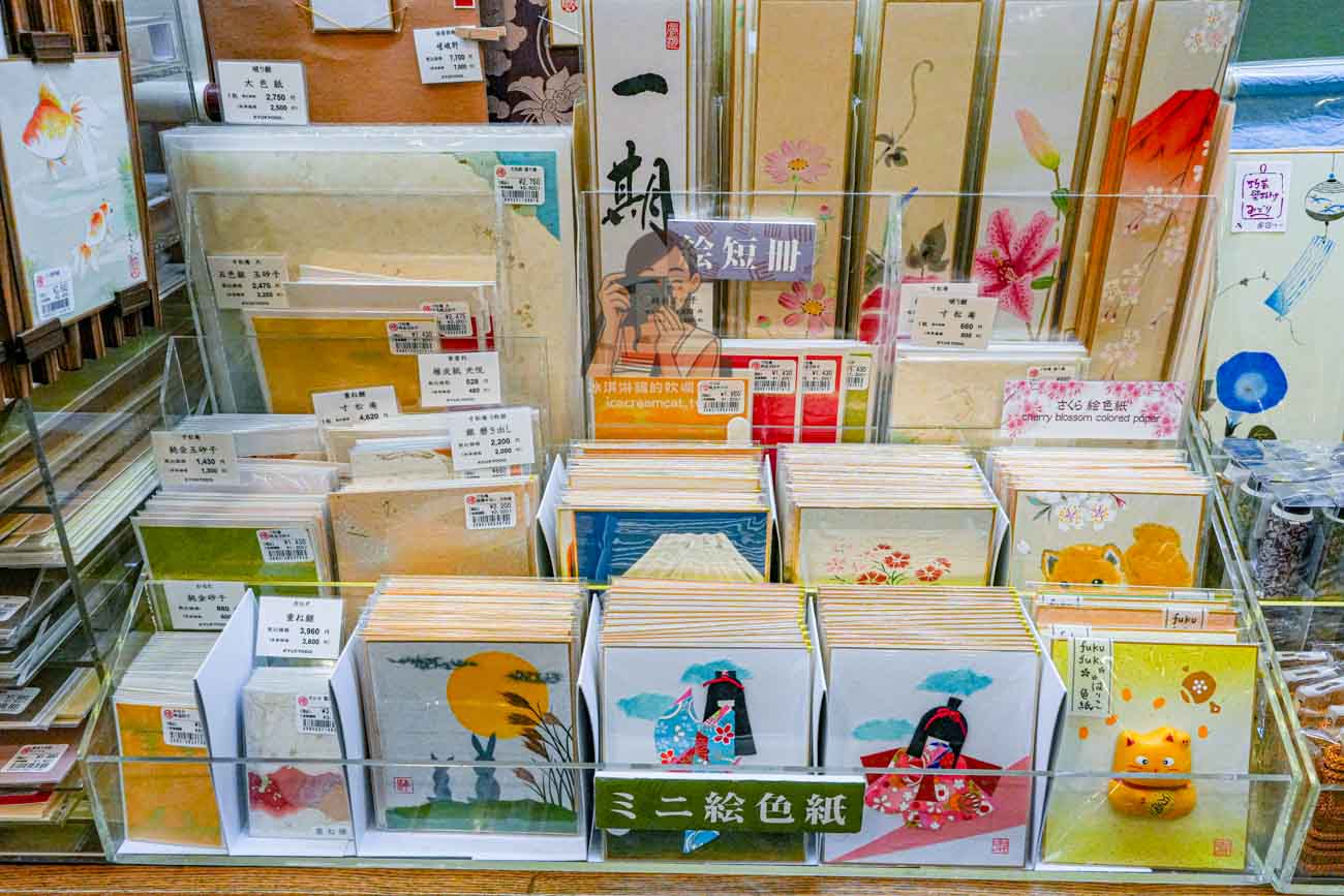 鳩居堂東京銀座本店｜360年老字號文具店，必買線香、和紙明信片與書法用品 @冰淇淋貓的軟爛生活