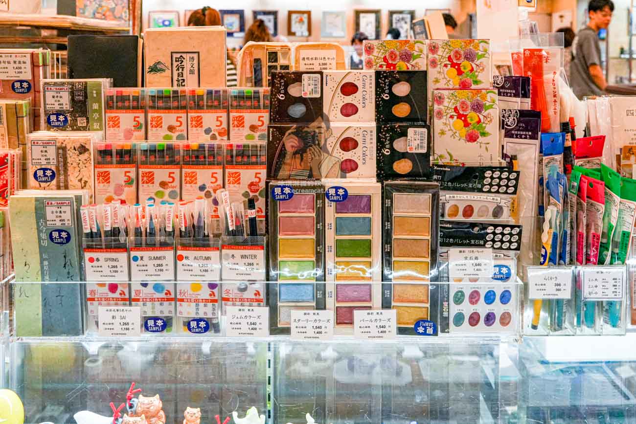 鳩居堂東京銀座本店｜360年老字號文具店，必買線香、和紙明信片與書法用品 @冰淇淋貓的軟爛生活