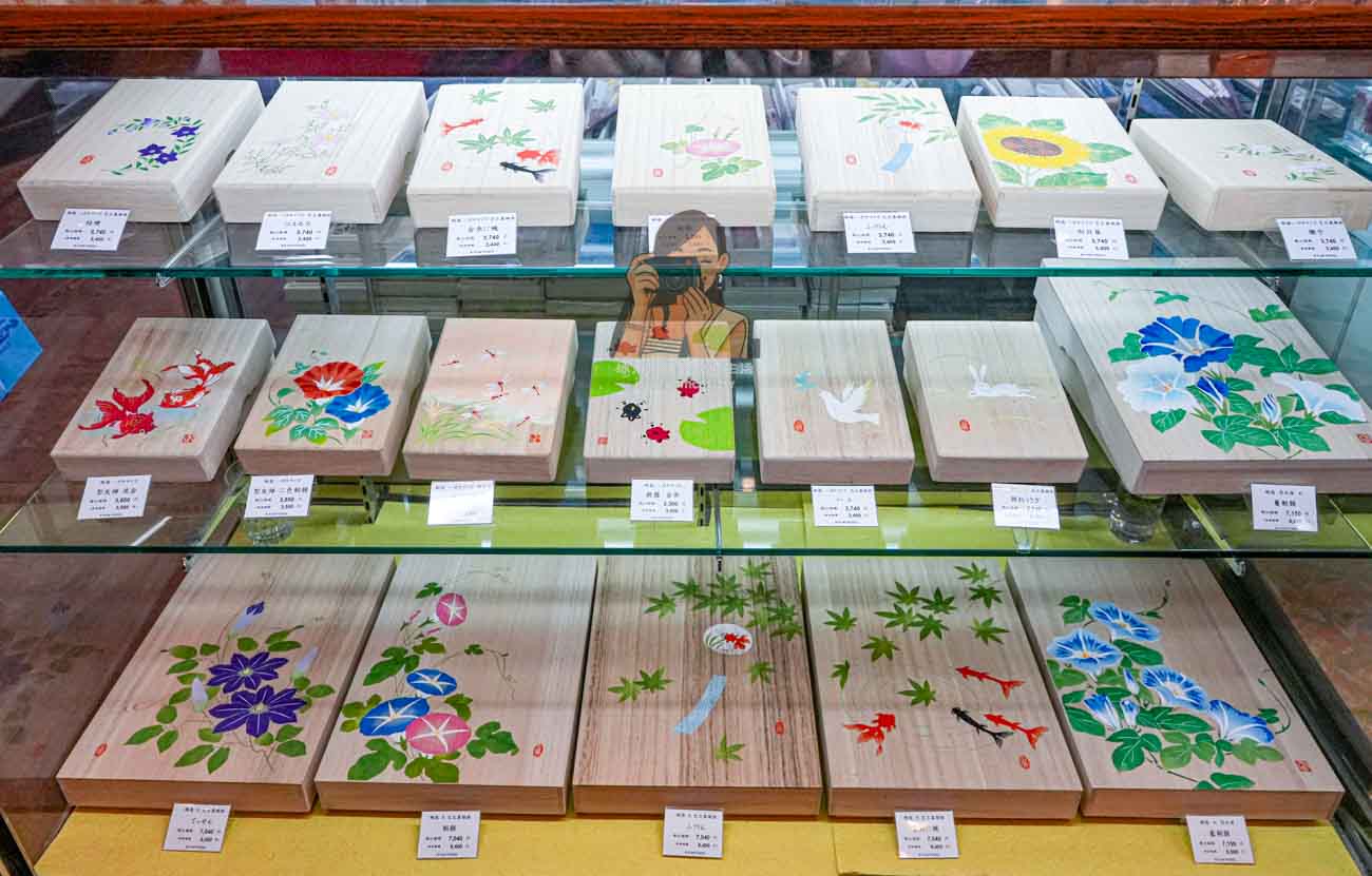 鳩居堂東京銀座本店｜360年老字號文具店，必買線香、和紙明信片與書法用品 @冰淇淋貓的軟爛生活