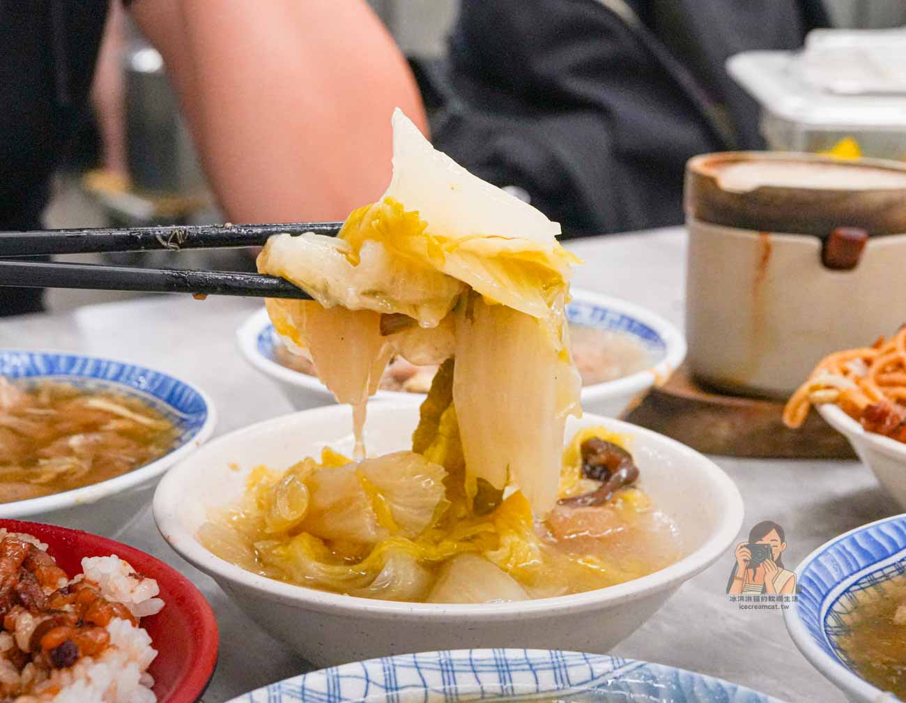 中和美食|大胖肉焿 40年老字號肉焿湯免費加湯、菜單價格(南勢角站美食) @冰淇淋貓的軟爛生活 中和美食|大胖肉焿 40年老字號肉焿湯免費加湯、菜單價格(南勢角站美食) @冰淇淋貓的軟爛生活